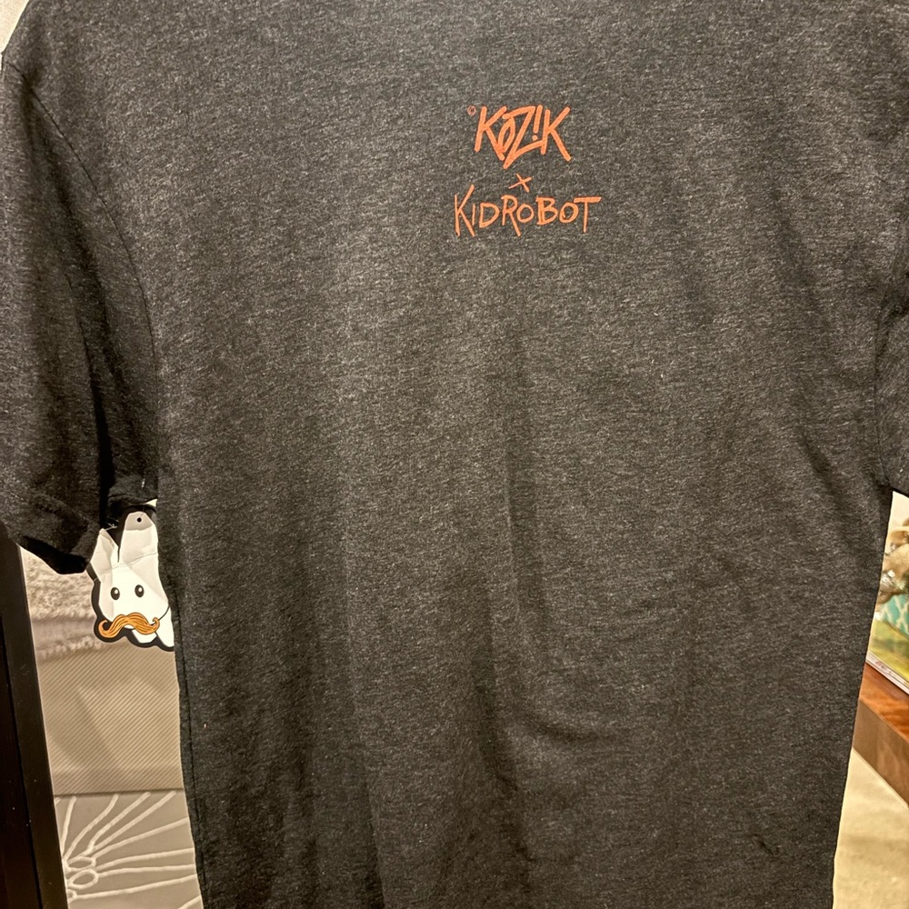 Near Vintage Kidrobot x Frank Kozik Splatter Labbit Graphic Tee - Picture 4 of 7